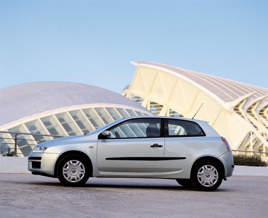  Fiat Stilo 2002 года  (фото 43 из 177)